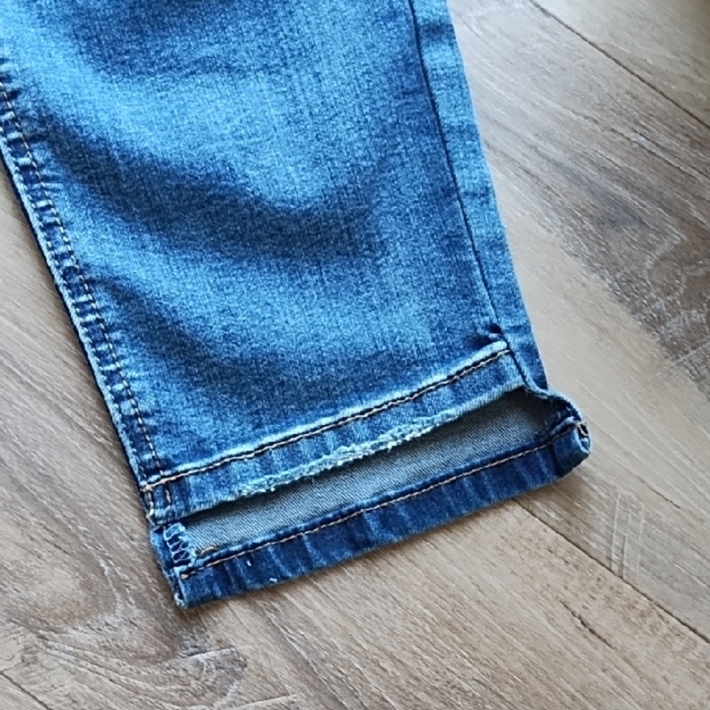 Stylish Distressed Blue Women's Skinny Jeans - Picture 2 of 6
